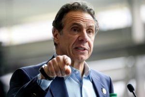 Le gouverneur de New York Andrew Cuomo interdit les e-liquides aromatisés