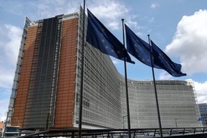 La commission européenne va juger l'intérêt d'introduire une taxe d'accise sur le vapotage